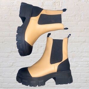 A NEW DAY. Devan winter boot. Taupe/black. Size:6